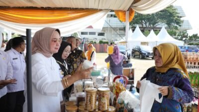 Disperindag Lampung Gelar Bazar UMKM dan Pasar Murah di Lapangan Korpri Dalam Rangka Hari Konsumen Nasional 2024 dan HUT Lampung ke 60