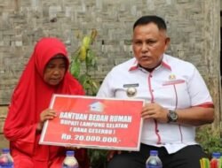 Murnah dan Salimin Warga Sumur Kumbang Dapat Bantuan Bedah Rumah dari Bupati Nanang Ermanto