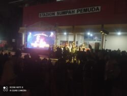 Warga Mulai Ramai Berdatangan Menyaksikan Nobar  AFC U23 Bareng Bacagub Lampung Rahmat Mirzani Djausal di PKOR