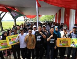 Didampingi Pj Bupati Pringsewu Marindo Kurniawan Gubernur Lampung Arinal Djunaidi Gelar Dialog Interaktif dengan Petani dan Bagikan Bantuan