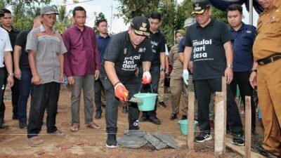 Dua Warga Mulang Maya Peroleh Bantuan Bedah Rumah dari Gubernur Lampung Arinal Djunaidi