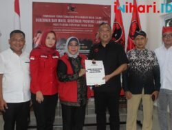 Umar Ahmad Daftar di Empat Parpol, Dikawal Driver Ojek Online dan Pecinta Motor Antik