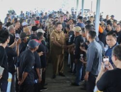Gubernur Arinal Buka Rapat Evaluasi Pelaksanaan Pola Tanam Tahun 2023-2024 dan Silaturahmi dengan Perkumpulan Petani Pengguna Air di Areal Pesawahan Mulyosari, Kota Metro