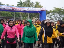 Sambut HUT Bhayangkara ke 78, Polres Lampung Selatan Gelar Jalan Sehat