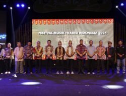 Pj. Gubernur Samsudin Bersama Sekretaris Dirjen Kebudayaan Fitra Arda Buka Festival Musik Tradisi Indonesia “Recaka Musik Lampung” di PKOR Way Halim
