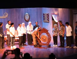 Pj. Gubernur Samsudin Buka Festival Teater Berbahasa Lampung, Ajak Generasi Muda Lestarikan Bahasa Lampung dan Mengaplikasikannya dalam Kehidupan Sehari-hari