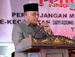 Kukuhkan Kades Dua Kecamatan, Bupati Nanang Ermanto Minta Kades Manfaatkan Waktu Perpanjangan Jabatan Sebaik Mungkin