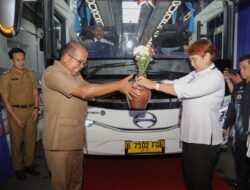 Resmikan Peluncuran 26 Bus Baru Damri, Pj Gubernur Samsudin Minta Damri Buka Rute Baru Menuju Kota Baru
