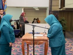 Ibu Maidawati Retnoningsih Samsudin Lantik dan Kukuhkan Feby Levarina sebagai Penjabat Ketua TP PKK dan Ketua Dekranasda Kabupaten Tulang Bawang