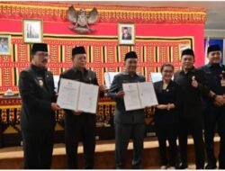 Sekdakab Lamsel Thamrin Hadiri Paripurna DPRD Pengesahan Raperda Perubahan APBD Menjadi Perda