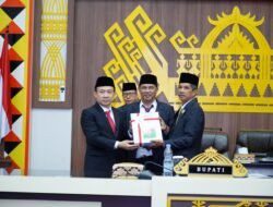 Pj.Bupati Pringsewu & DPRD Sahkan APBD-P 2024 & RPJPD 2025-2045 Sekaligus Sampaikan APBD 2025