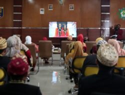 Pj. Gubernur Samsudin dan Forkopimda Ikuti Peringatan Detik-Detik Proklamasi Kemerdekaan secara Virtual dari RSUD Bandar Negara Husada, Kota Baru