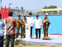 Presiden Joko Widodo Didampingi Pj. Gubernur Samsudin dan Sejumlah Menteri Meresmikan Sistem Penyediaan Air Minum Kota Bandarlampung di Bendungan Tegineneng Lampung Selatan