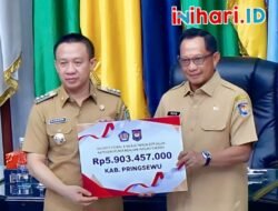 Mendagri Berikan Insentif Fiskal Rp 5,9 Miliar ke Pj Bupati Pringsewu Marindo Kurniawan
