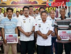 Diwakili Sekda Thamrin, Bupati Nanang Ermanto Serahkan Bantuan Bedah Rumah Enam Warga Sragi