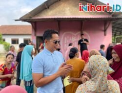 Sambangi Way Galih dan Sabah Balau, Tanjung Bintang, Bacabup Egi Bagikan Minyak Goreng Jum’at Berkah