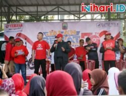 Dalam Rangka HUT RI ke 79, Bupati Lamsel Nanang Ermanto Lepas Peserta Jalan Sehat di Kelurahan Way Urang, Kalianda