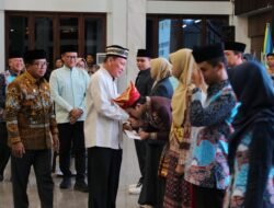 Pj. Gubernur Samsudin Lepas Kafilah Provinsi Lampung Ikuti MTQ Nasional XXX Tahun 2024 di Kalimantan Timur