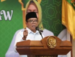 Pj.Gubernur Samsudin dan Ibu Maidawati Retnoningsih Hadiri acara Peringatan Maulid Nabi Muhammad SAW 1446 H, Ajak ASN Teladani Rasulullah dalam Menjalankan Tugas dan Memberi Pelayanan Terbaik bagi Masyarakat
