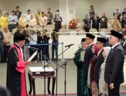 Pj. Gubernur Samsudin Hadiri Rapat Paripurna Istimewa Pengucapan Sumpah/Janji Pimpinan DPRD Lampung Masa Jabatan 2024-2029