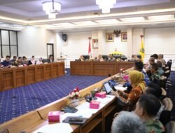 Pj. Gubernur Samsudin Terima Kunjungan Kerja Spesifik Komisi VII DPR RI dalam Rangka Meninjau Sektor Industri Pengolahan di Provinsi Lampung