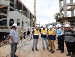 Pj. Gubernur Samsudin Tinjau Pembangunan Masjid Raya Al-Bakrie di Kawasan Enggal, Bandar Lampung, Ditargetkan Dapat Dipakai Salat Tarawih Bulan Ramadan 2025