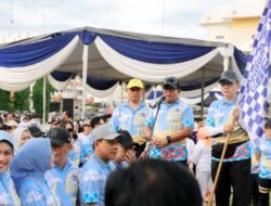 Pj. Gubernur Samsudin Lepas Jalan Sehat yang Diikuti ASN di Lingkungan Pemprov Lampung dalam Rangka Memperingati HUT Korpri ke-53