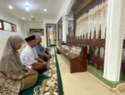 Jelang Pelantikan Bupati Pringsewu Terpilih H. Riyanto Pamungkas Ziarah dan Sambangi Beberapa Ulama