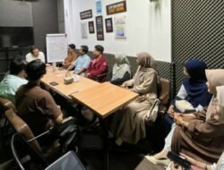 Sambil Bukber, Anggota DPRD Lampung Yusnadi Gelar Diskusi Dengan Mahasiswa dan Pelajar Asal Lampung Timur