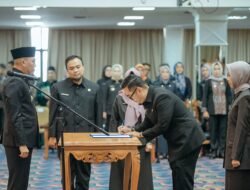 59 Pejabat Administrator Resmi Dilantik, Gubernur Mirza Minta Loyalitas dan Dedikasinya Dalam Melayani Masyarakat