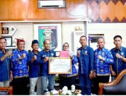 KAMPUD Anugerahkan Penghargaan kepada Bupati Lampung Timur sebagai Kepala Daerah Responsif