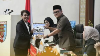 Ahmad Giri Akbar Pimpin Rapat Paripurna DPRD Lampung Bahas LHP BPK