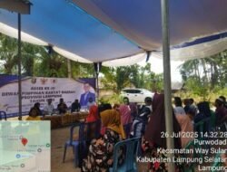 Reses di Way Sulan, Anggota DPRD Lampung Muhammad Junaidi Serap Aspirasi dan Serahkan Bantuan Bola Voli