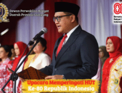 Ketua DPRD Provinsi Lampung membacakan teks Proklamasi dalam upacara memperingati HUT ke-80 Kemerdekaan Republik Indonesia (RI) di Lapangan Korpri Komplek Kantor Gubernur